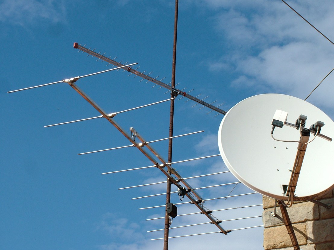 Antena FM (Direccional 10 elements, 87,5-108 MHz.)